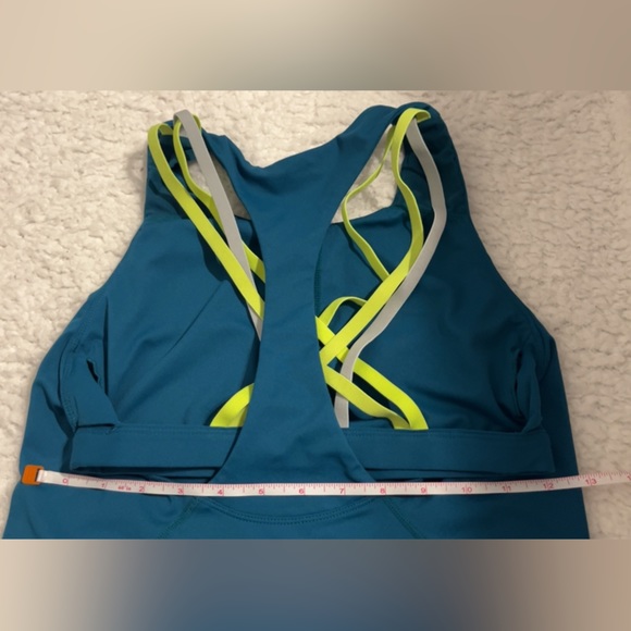 Amazing condition Fabletics top. - Picture 2 of 5